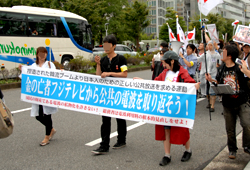 フジテレビによる偏った放送内容に関する問題では、大規模なデモ活動も繰り返された